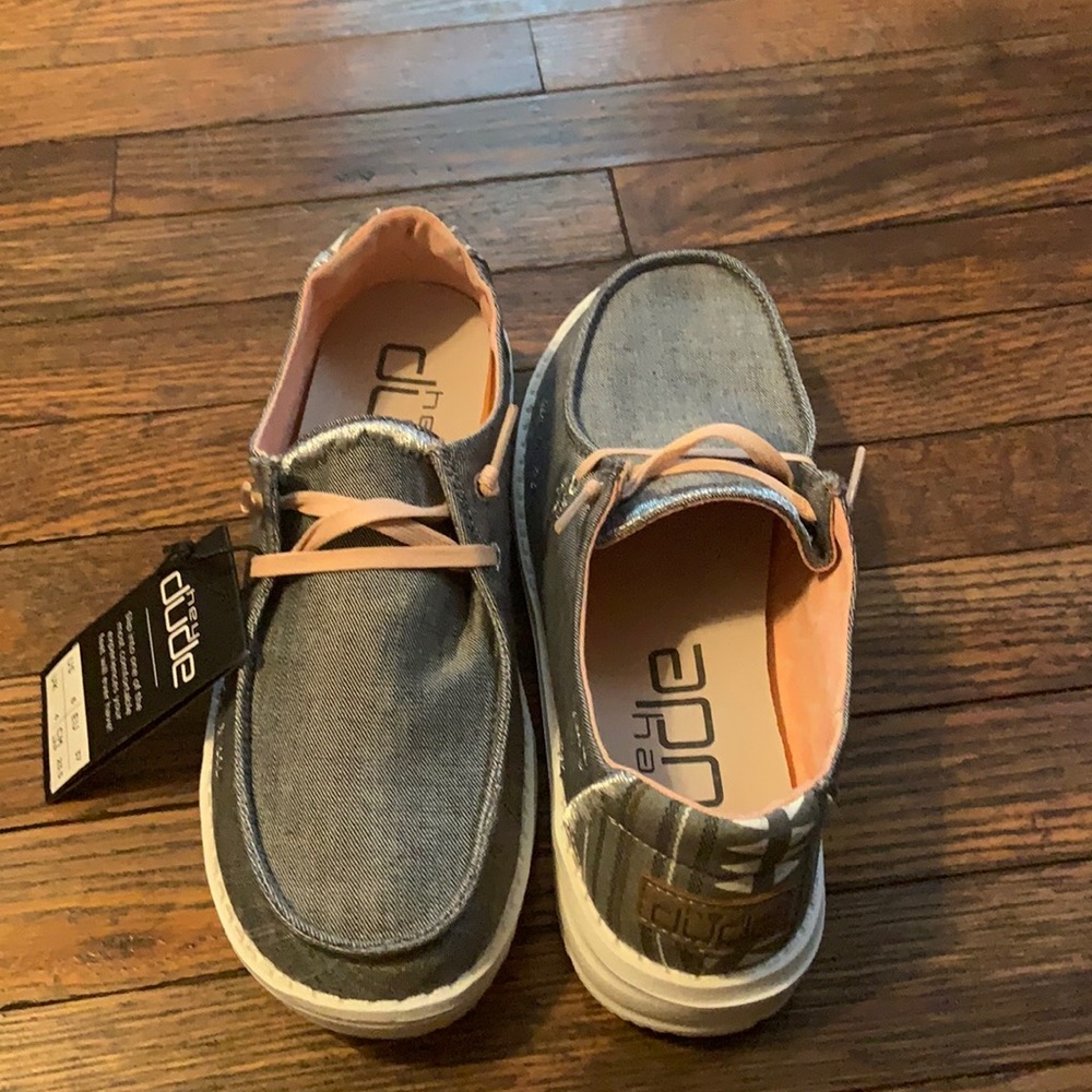 Brand New women’s Hey Dudes size 6